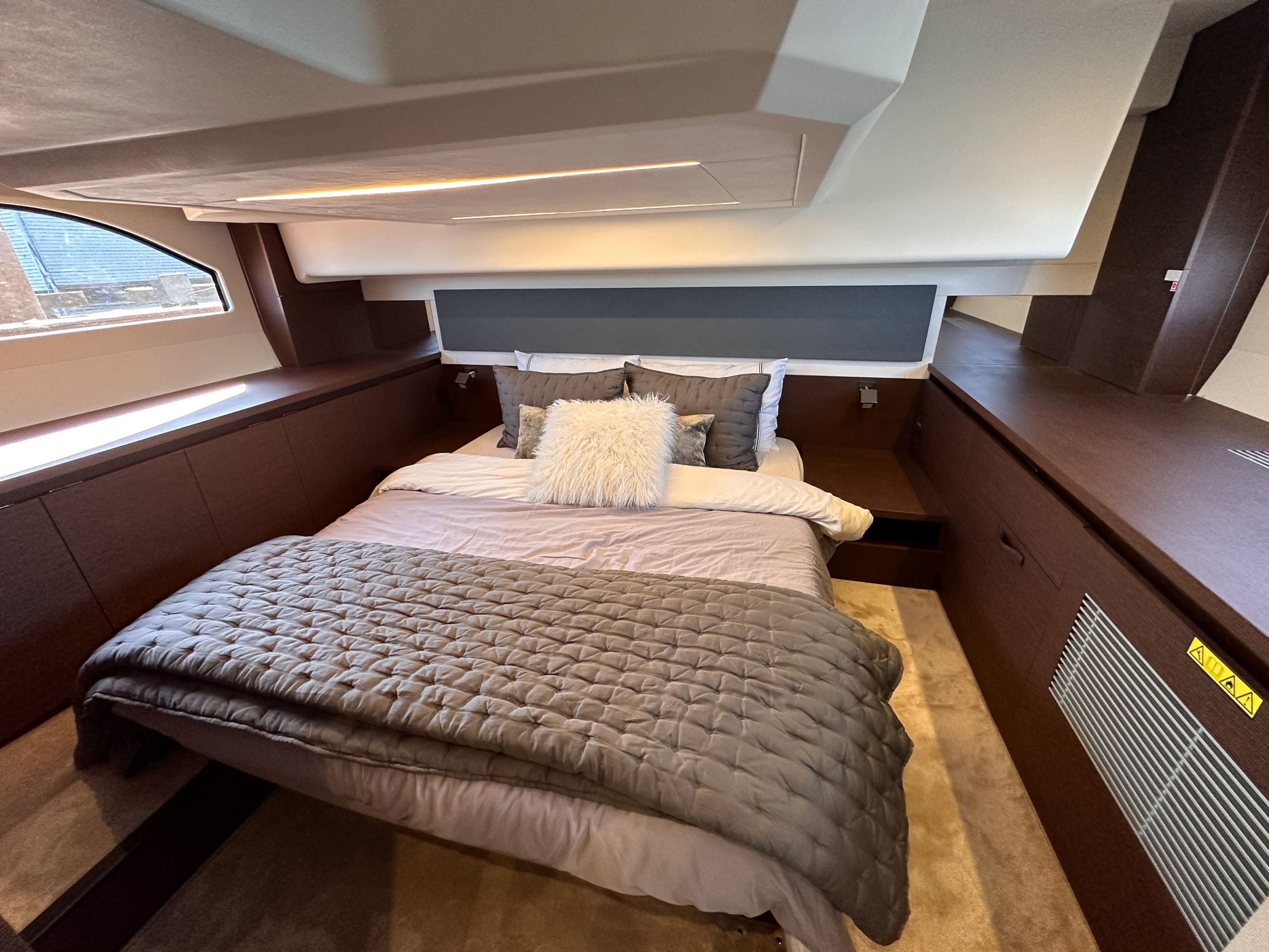 2021 Prestige Yachts 420 S | Sundance Yachts