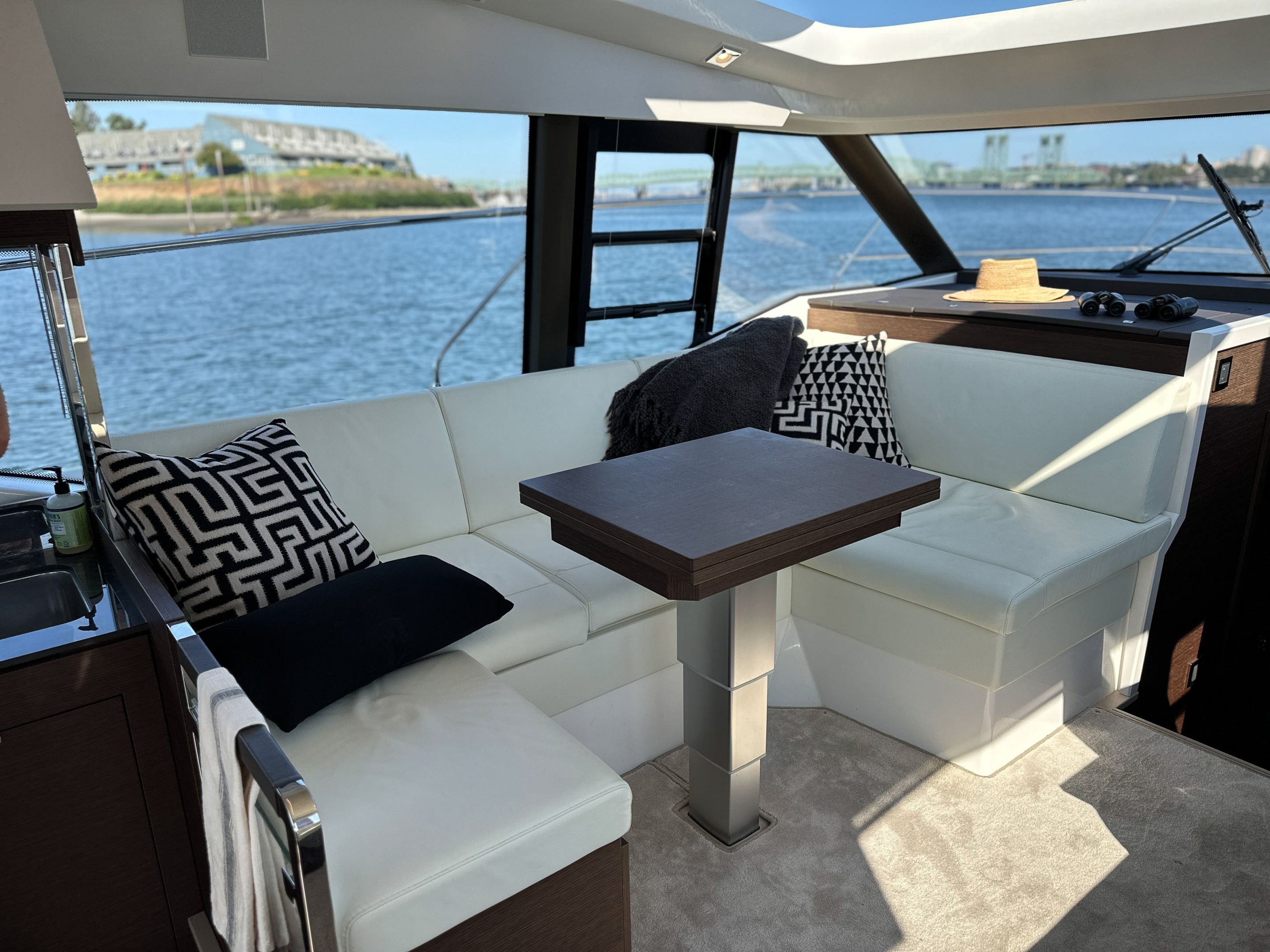 2021 Prestige Yachts 420 S | Sundance Yachts