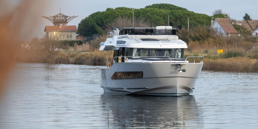 Photo of a Delphia Yachts D12 Flylounge