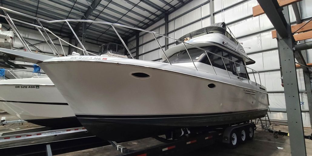 Photo of a 1994 Navigator 3300