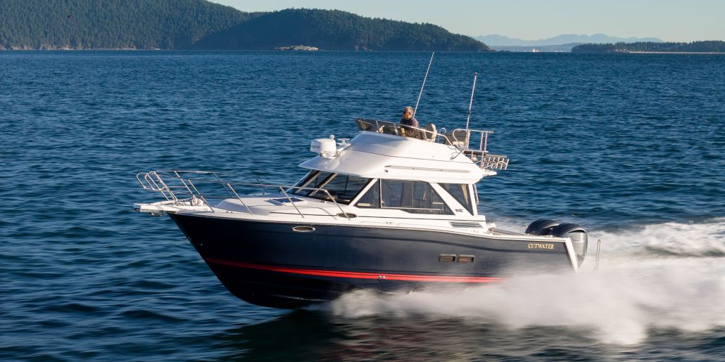 Photo of a Cutwater C-288 Command Bridge