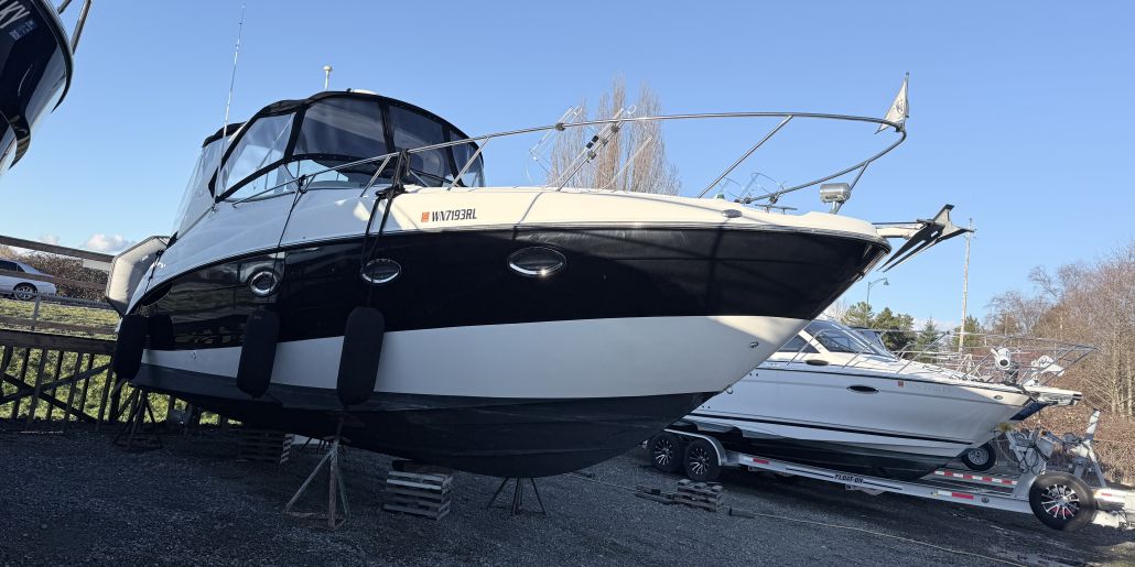 Photo of a 2002 Maxum 3100 SCR