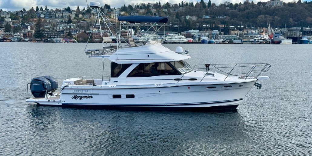 Photo of a 2022 Cutwater C-32 Command Bridge