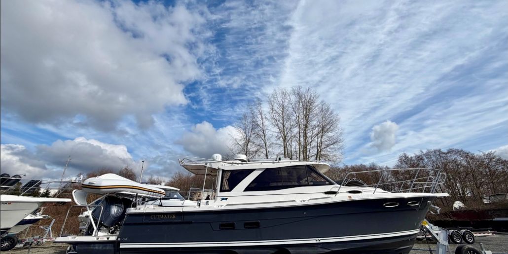 Photo of a 2023 Cutwater C-32 Coupe