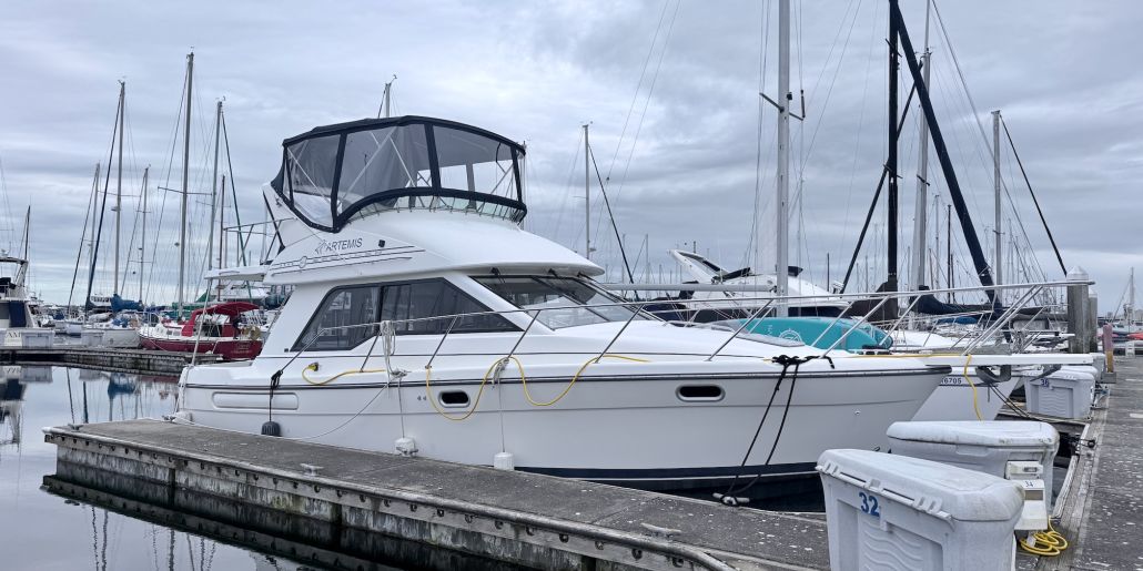 Photo of a 2000 Bayliner 3388