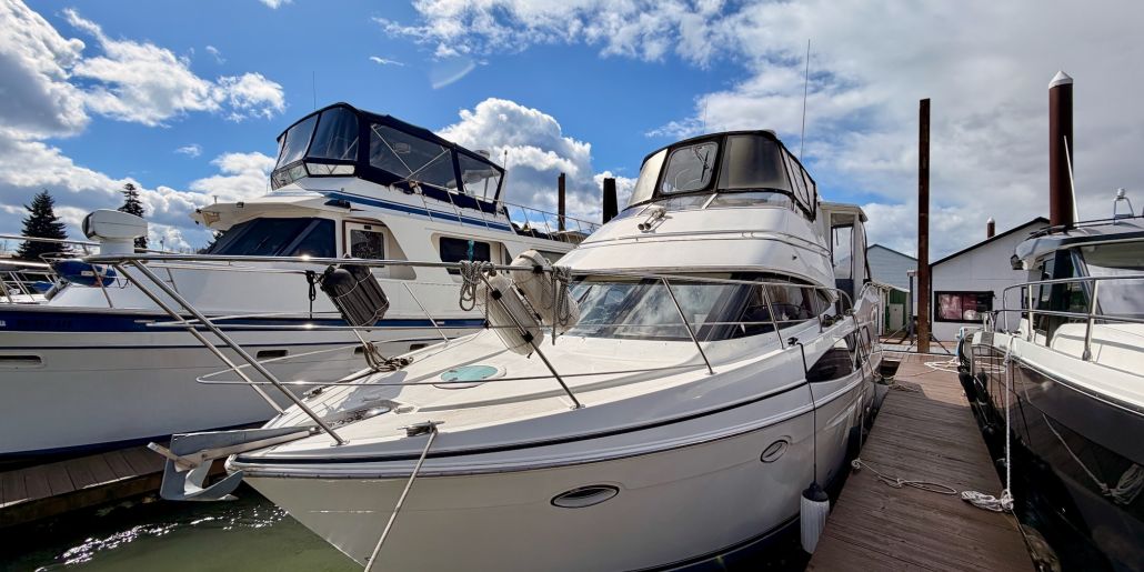 Photo of a 2005 Carver 41 CMY